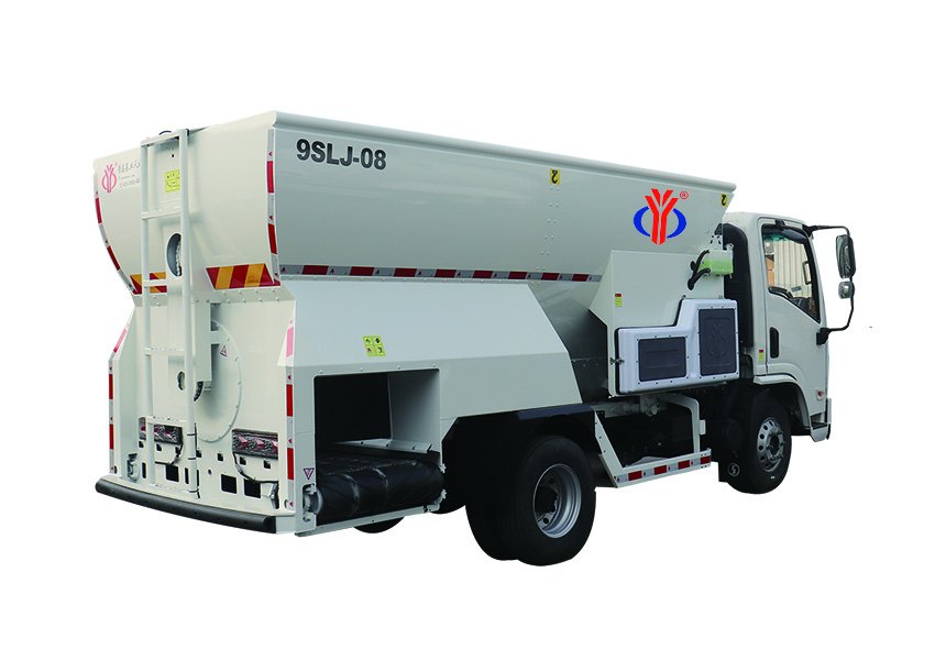 Reliable feeding equipment for cattle and sheep