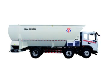 Industrial livestock TMR spreader