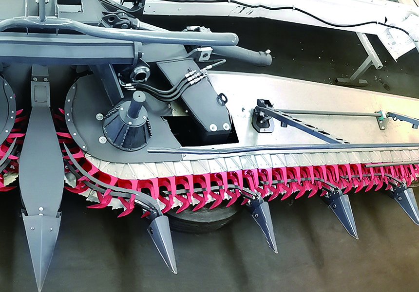 Labor-saving self-propelled silage feed machine