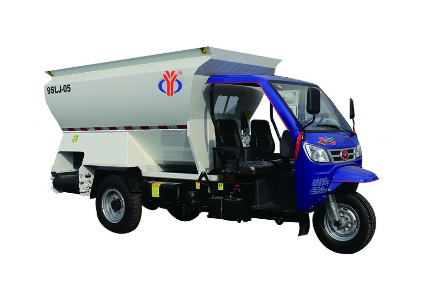 Farm feed mixer and spreader