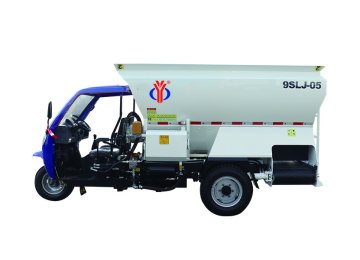 5 m³ Total Mixed Ration Spreader for small farms