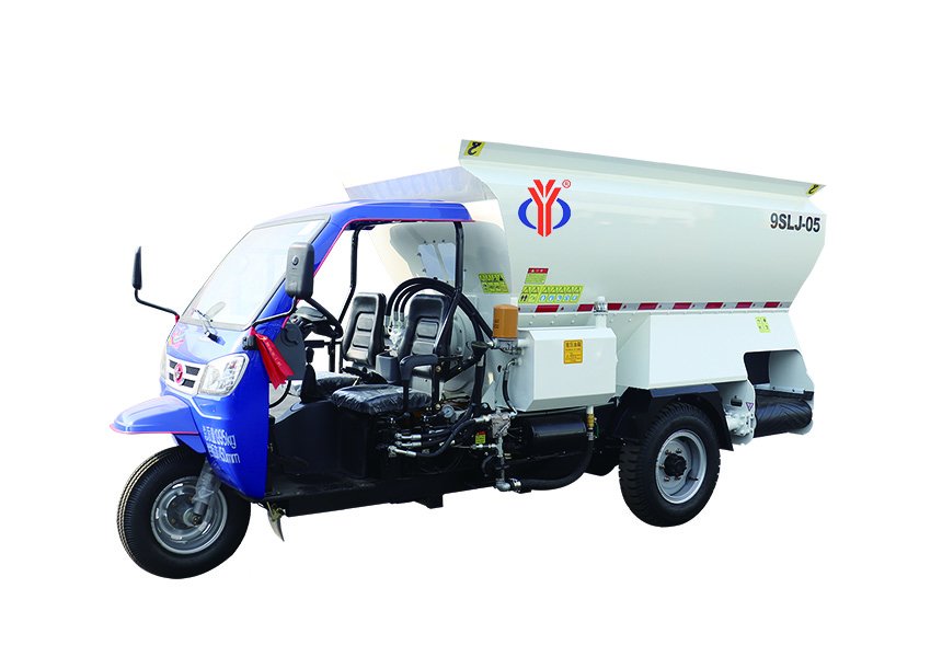 Small farm feed management machine