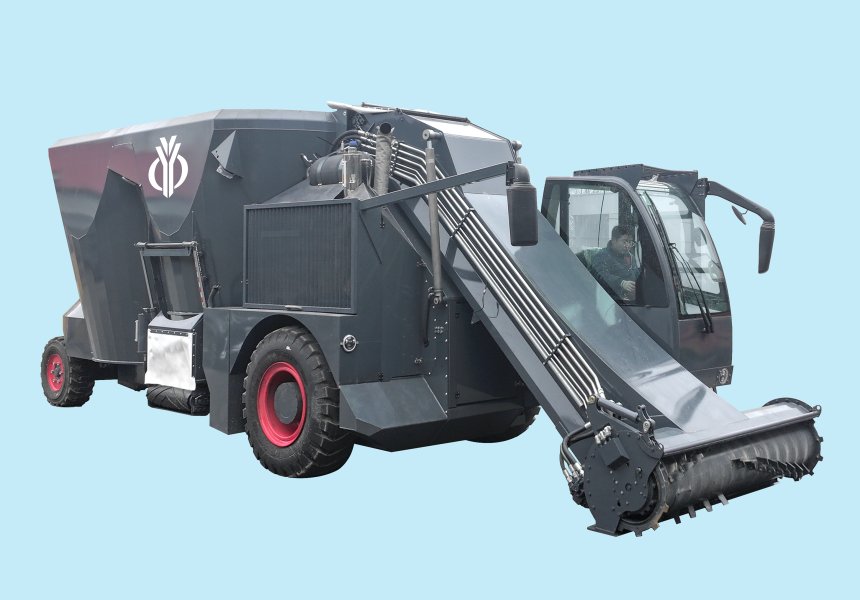 tmr feeding system for large livestock operations