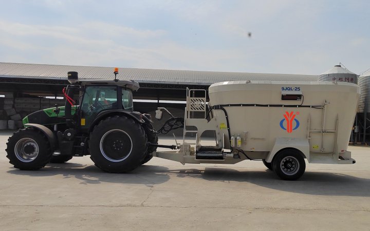 Why Choose Trailed TMR Feed Mixer?