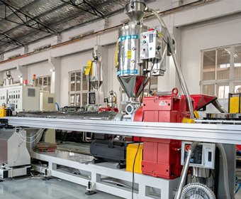 Internal pressure compensating dripper pipe productior line