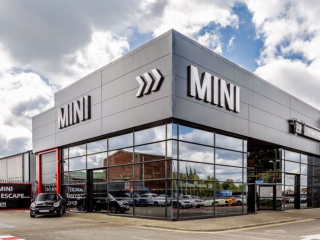 Heavy steel warehouse and workshop