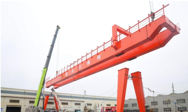 New big large crane was finished on factory!