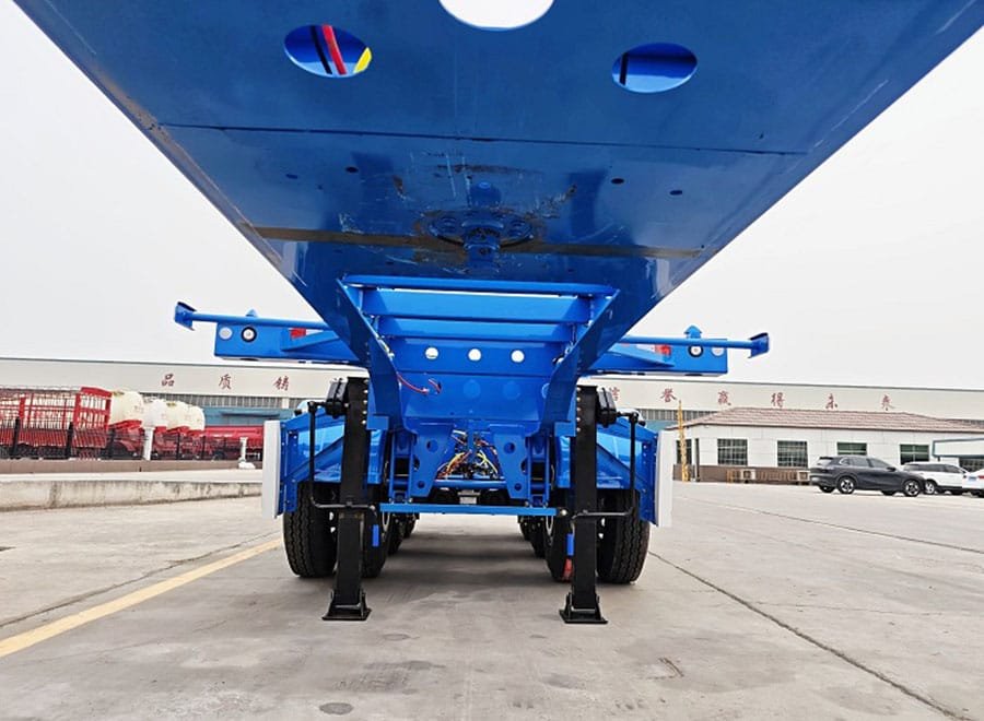 Reinforced skeleton trailer for transport