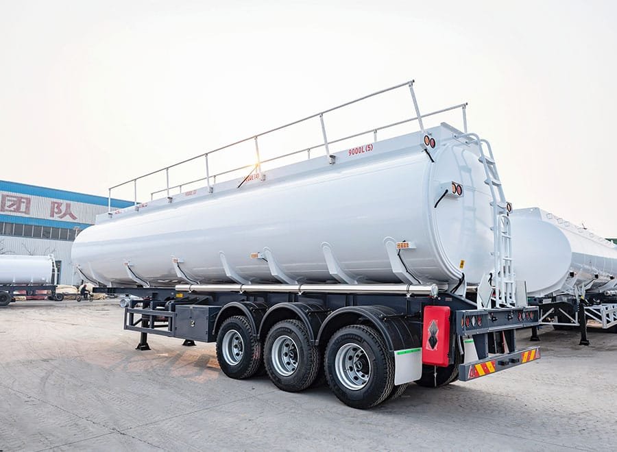 3 axle oil tanker trailer