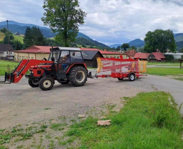 towable-boom-lift-for-home-maintenance