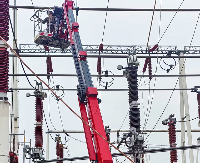 tracked-aerial-platform-for-high-risk-electrical-line-service