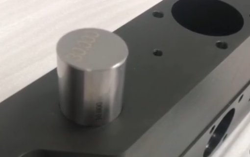 Ultra-Precision Machining Showcase: 30.000mm Plated Hole Achieves Perfect Gravity Free-Fall Fit