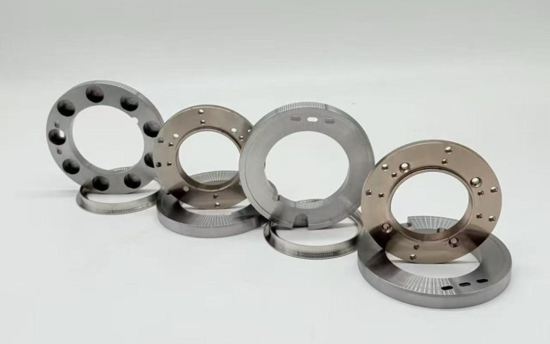 CNC Machining Processes Comparison: How to Choose Between Milling, Turning, 3-Axis and 5-Axis