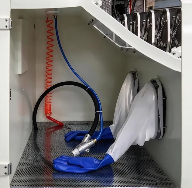 SNC Series Manual Dry Sandblasting Cabinet