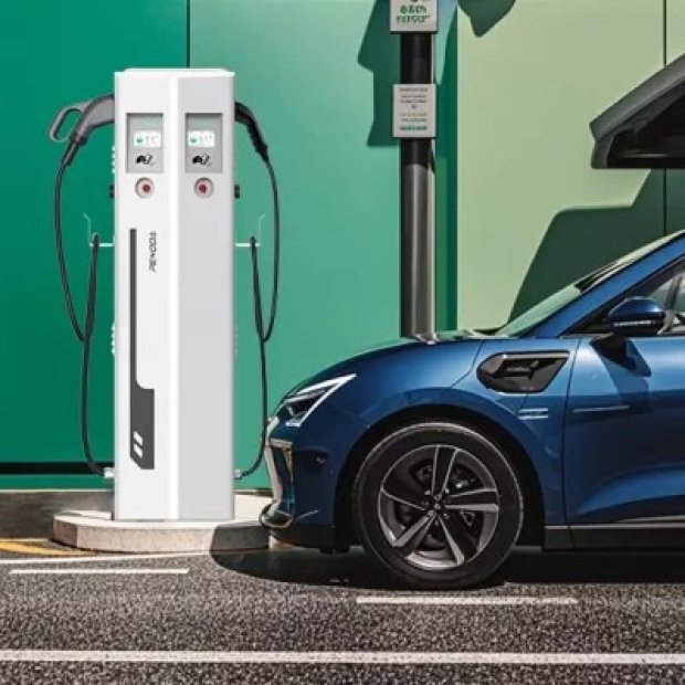Commercial hybrid EV charging station