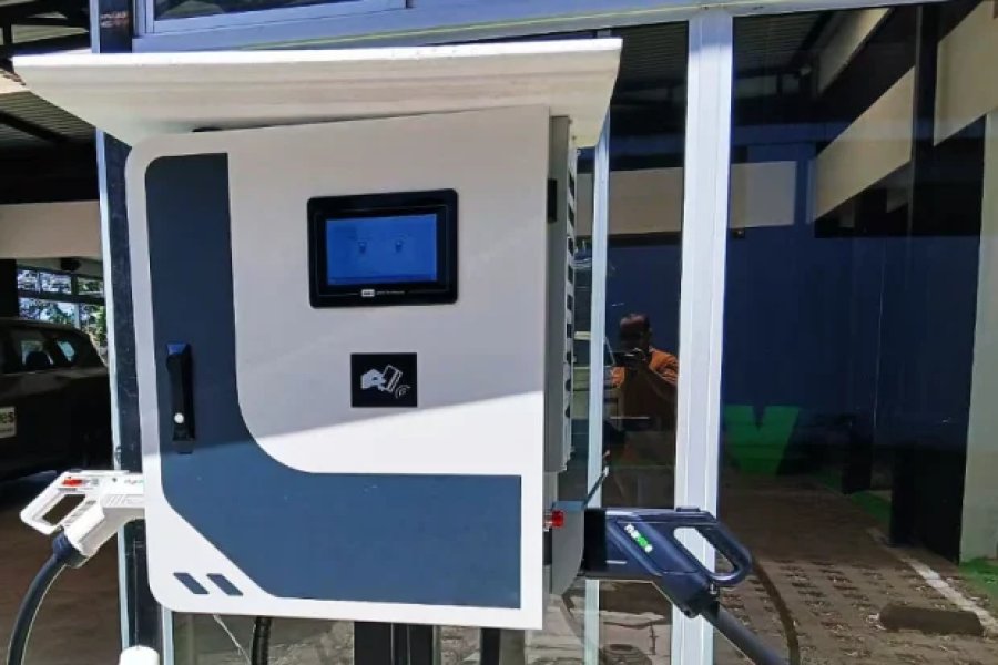 A Flexible Charging Solution for Commercial EV Infrastructure