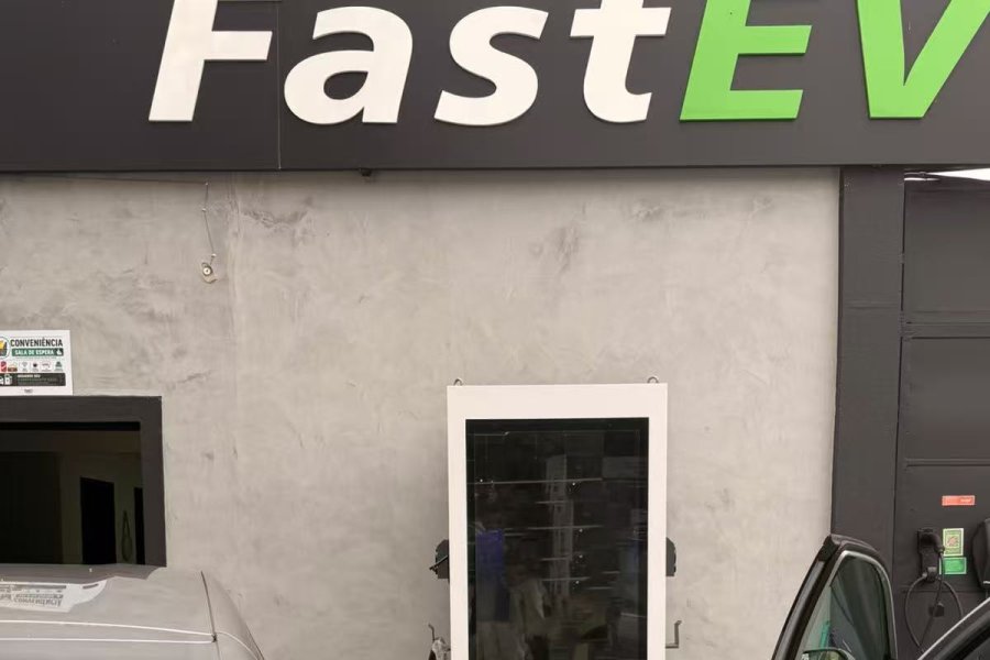 Advertising Screen EV Charger Case Study: Turning EV Charging Time into Business Value